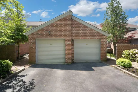 66 Waterside Close Eastchester NY 10709