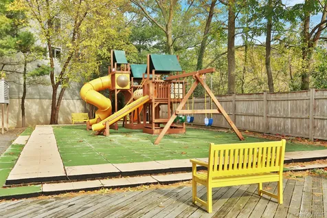 66 Waterside Close Eastchester NY 10709