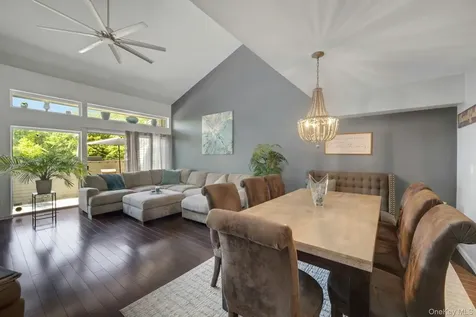 66 Waterside Close Eastchester NY 10709