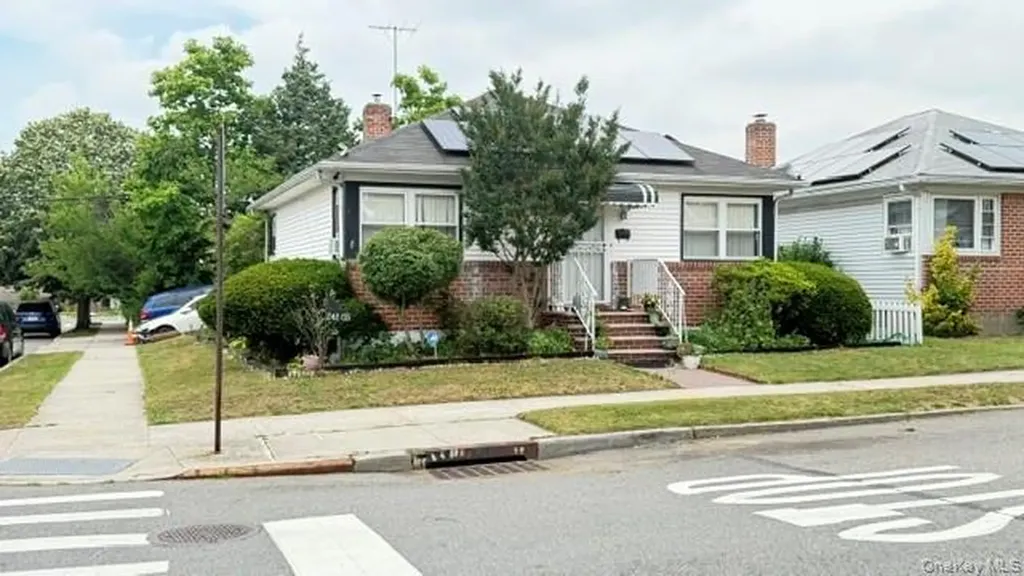 24203 131st Road Rosedale NY 11422