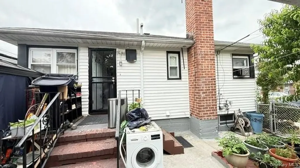 24203 131st Road Rosedale NY 11422