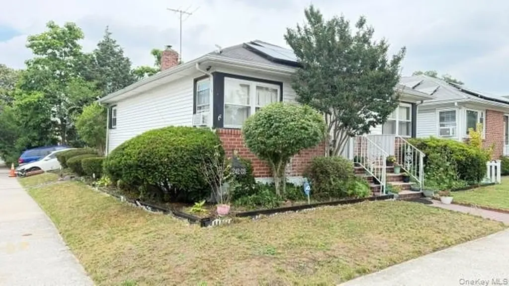 24203 131st Road Rosedale NY 11422