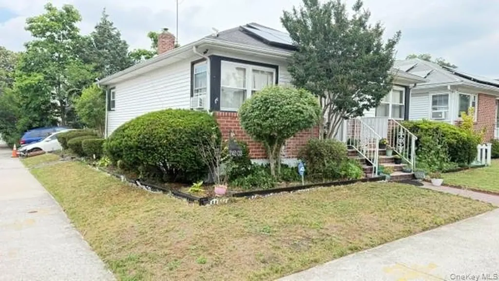 24203 131st Road Rosedale NY 11422