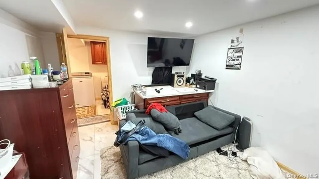 24203 131st Road Rosedale NY 11422
