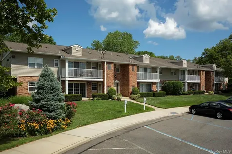 155 Westwood Drive Westbury NY 11590