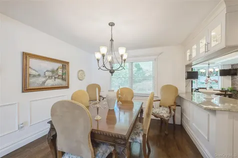 43 Viola Drive Glen Cove NY 11542