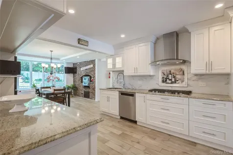 43 Viola Drive Glen Cove NY 11542