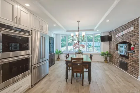 43 Viola Drive Glen Cove NY 11542