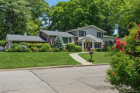 43 Viola Drive Glen Cove NY 11542