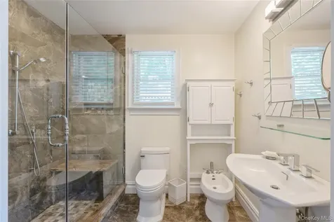 43 Viola Drive Glen Cove NY 11542