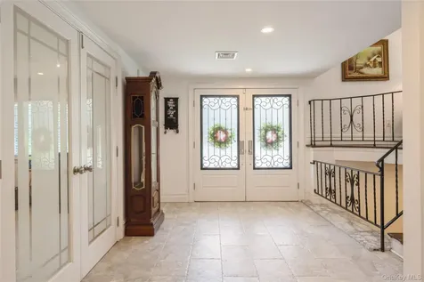 43 Viola Drive Glen Cove NY 11542