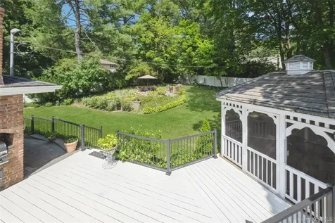43 Viola Drive Glen Cove NY 11542
