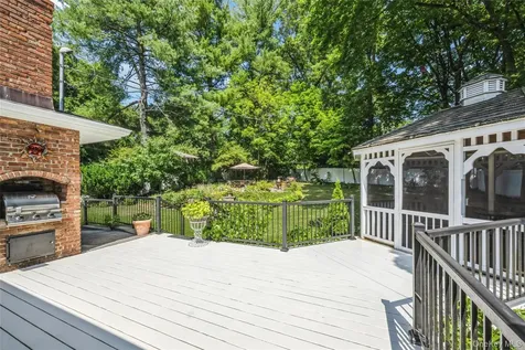 43 Viola Drive Glen Cove NY 11542