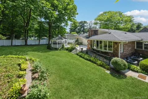 43 Viola Drive Glen Cove NY 11542