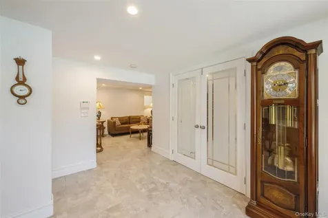 43 Viola Drive Glen Cove NY 11542