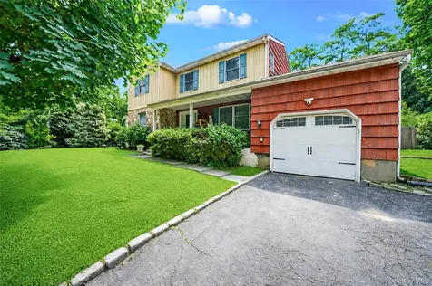 2 Berkeley Place Sea Cliff NY 11579