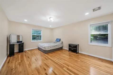 2 Berkeley Place Sea Cliff NY 11579