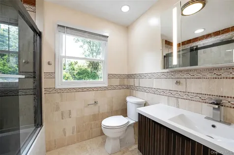 2 Berkeley Place Sea Cliff NY 11579