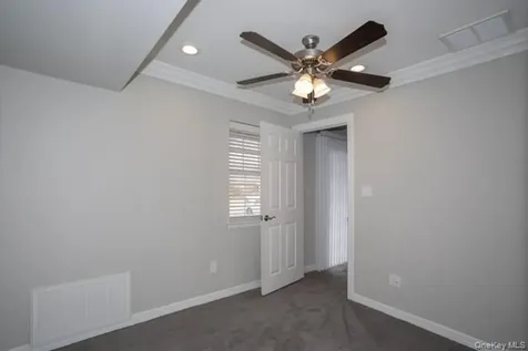 125 Westwood Drive Westbury NY 11590