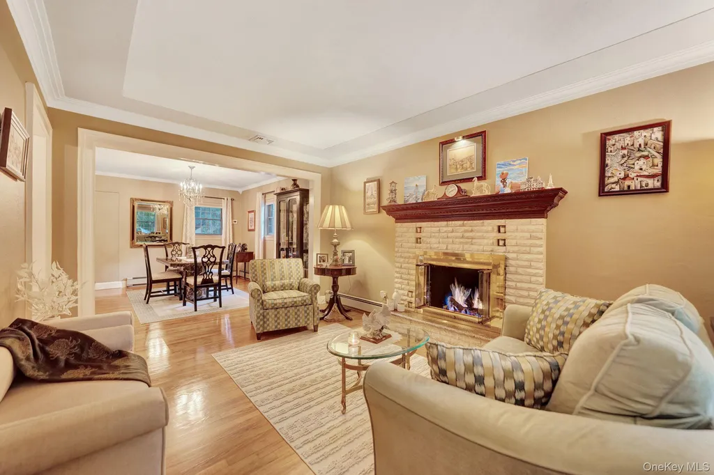 179 Scarcliffe Drive Malverne NY 11565