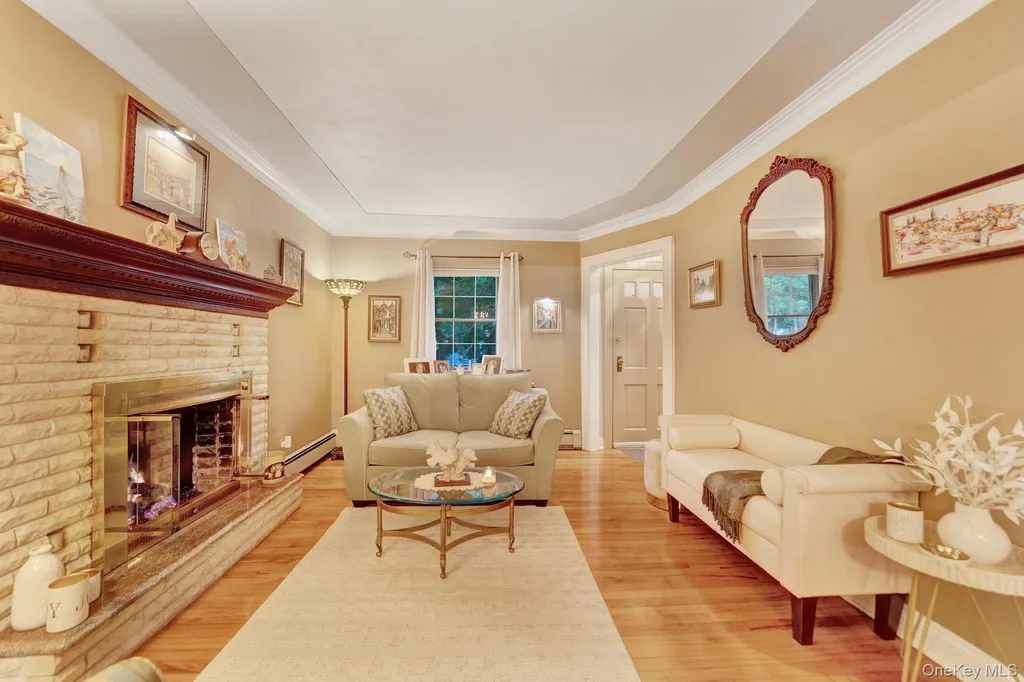 179 Scarcliffe Drive Malverne NY 11565