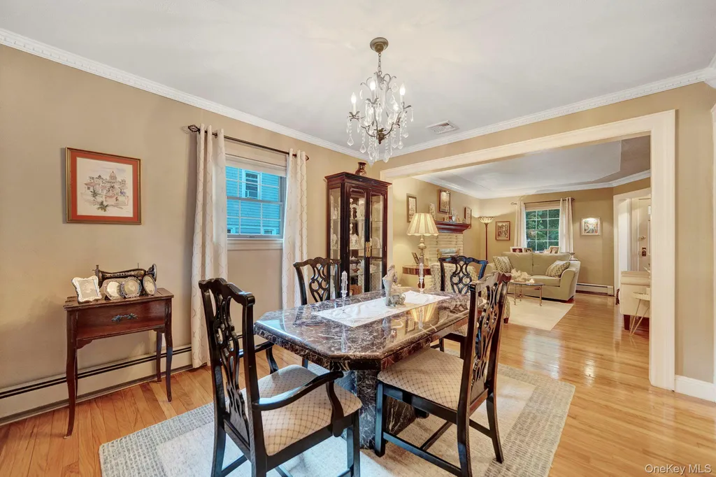 179 Scarcliffe Drive Malverne NY 11565