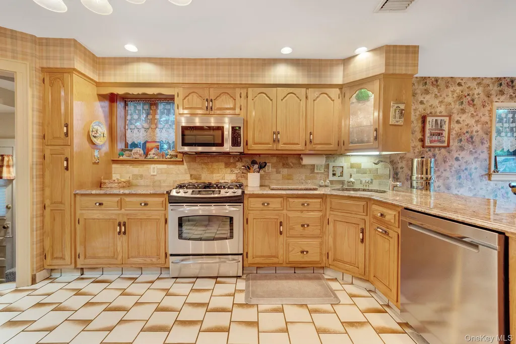 179 Scarcliffe Drive Malverne NY 11565