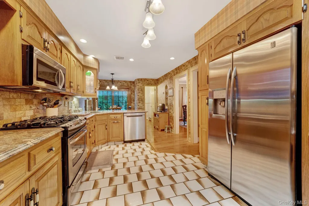 179 Scarcliffe Drive Malverne NY 11565