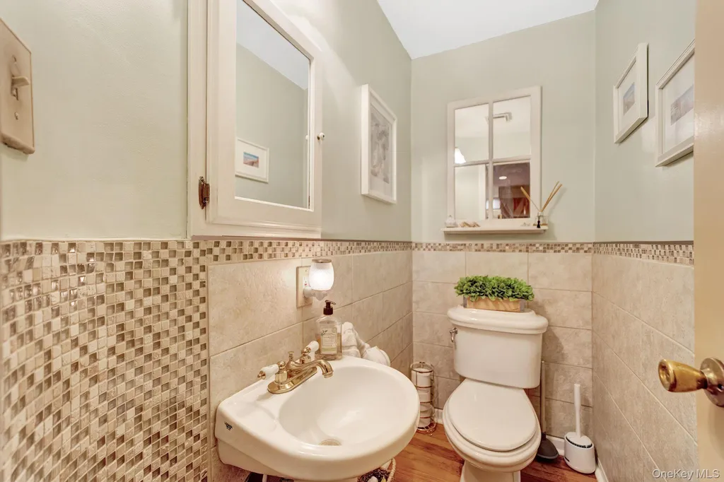179 Scarcliffe Drive Malverne NY 11565