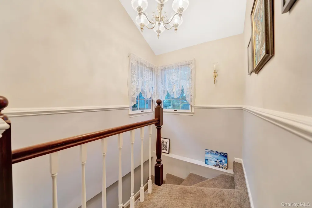 179 Scarcliffe Drive Malverne NY 11565