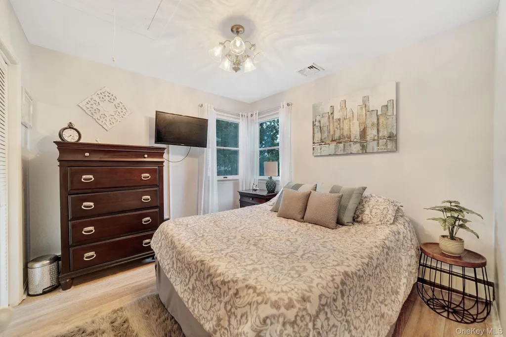 179 Scarcliffe Drive Malverne NY 11565