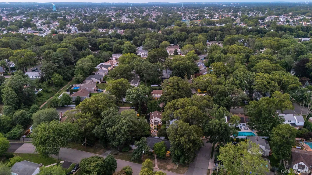 179 Scarcliffe Drive Malverne NY 11565