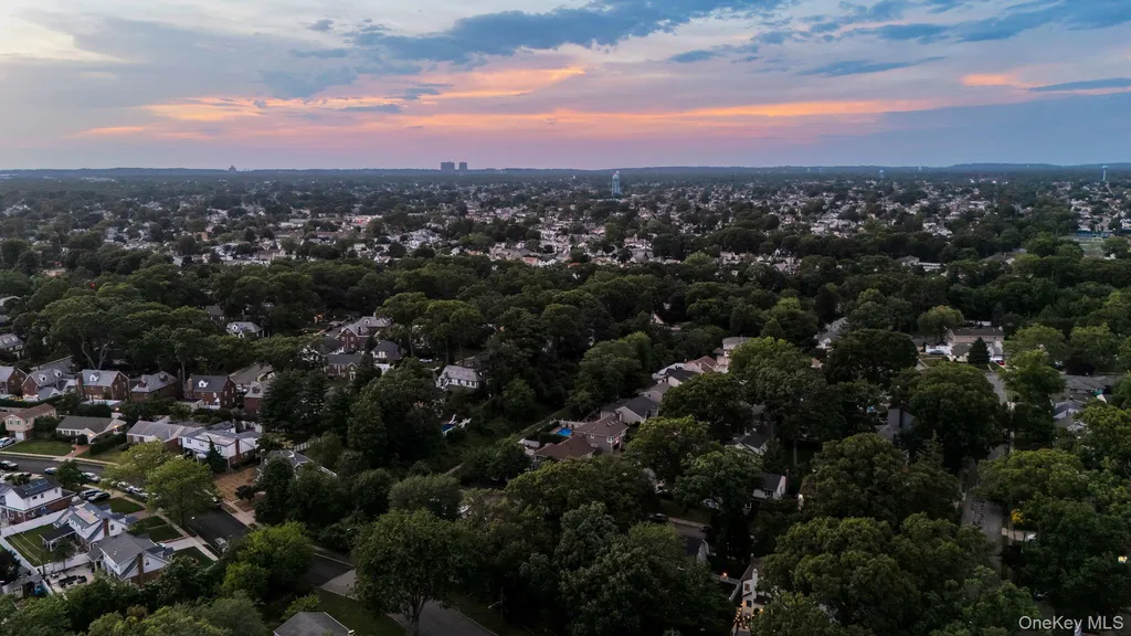 179 Scarcliffe Drive Malverne NY 11565