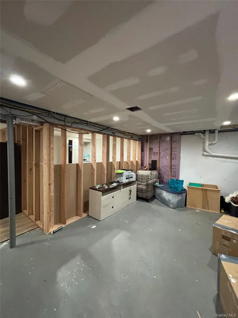 38 Vernon Avenue Mastic NY 11950