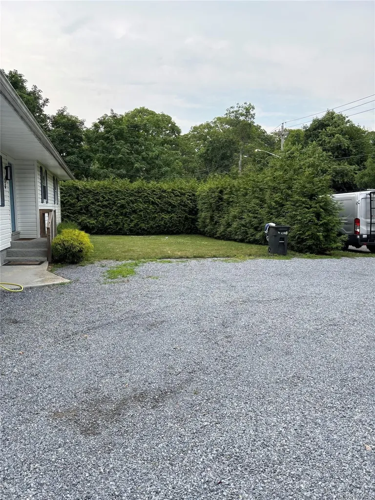 38 Vernon Avenue Mastic NY 11950