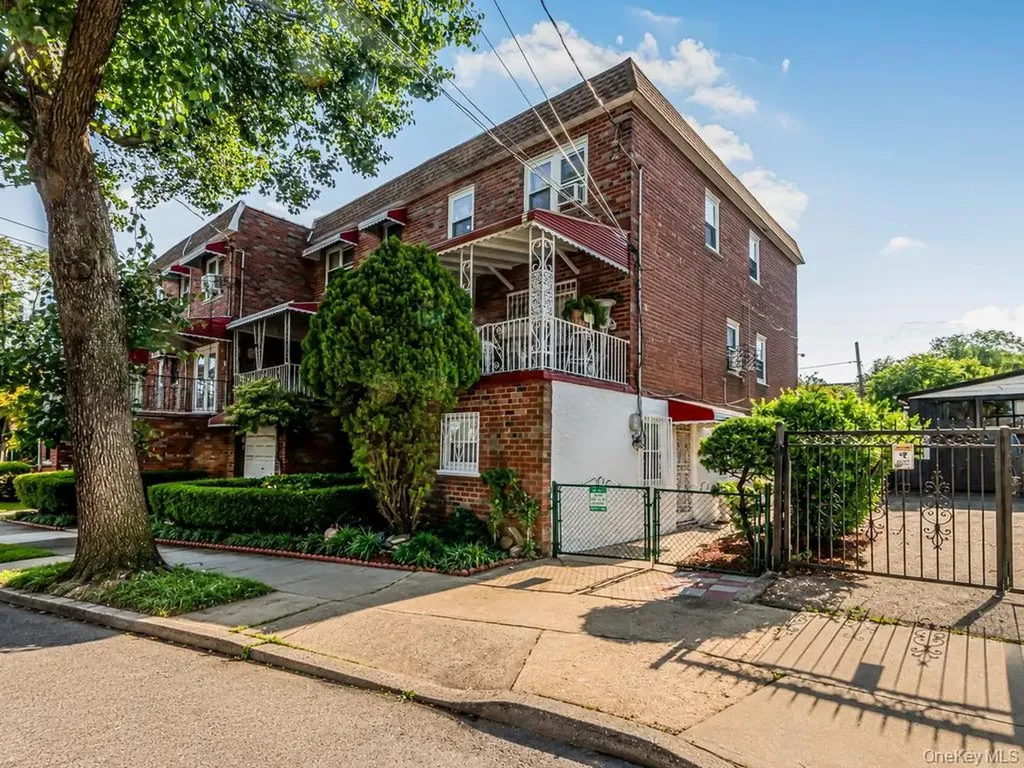 4607 Wilder Avenue Bronx NY 10466