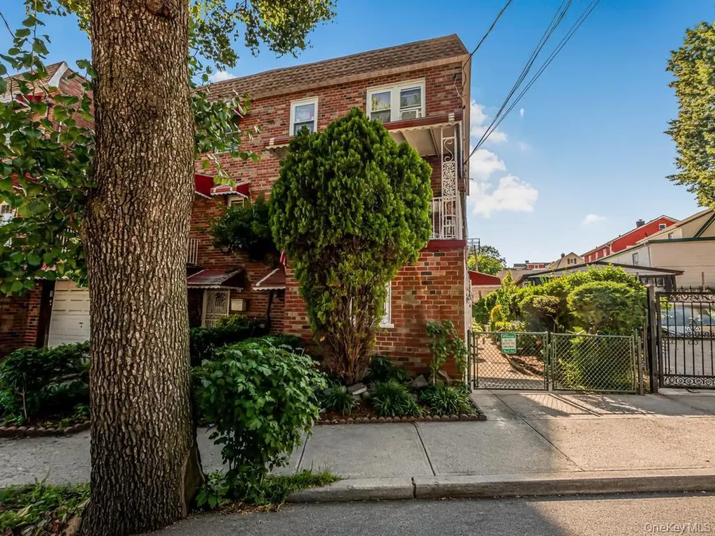 4607 Wilder Avenue Bronx NY 10466