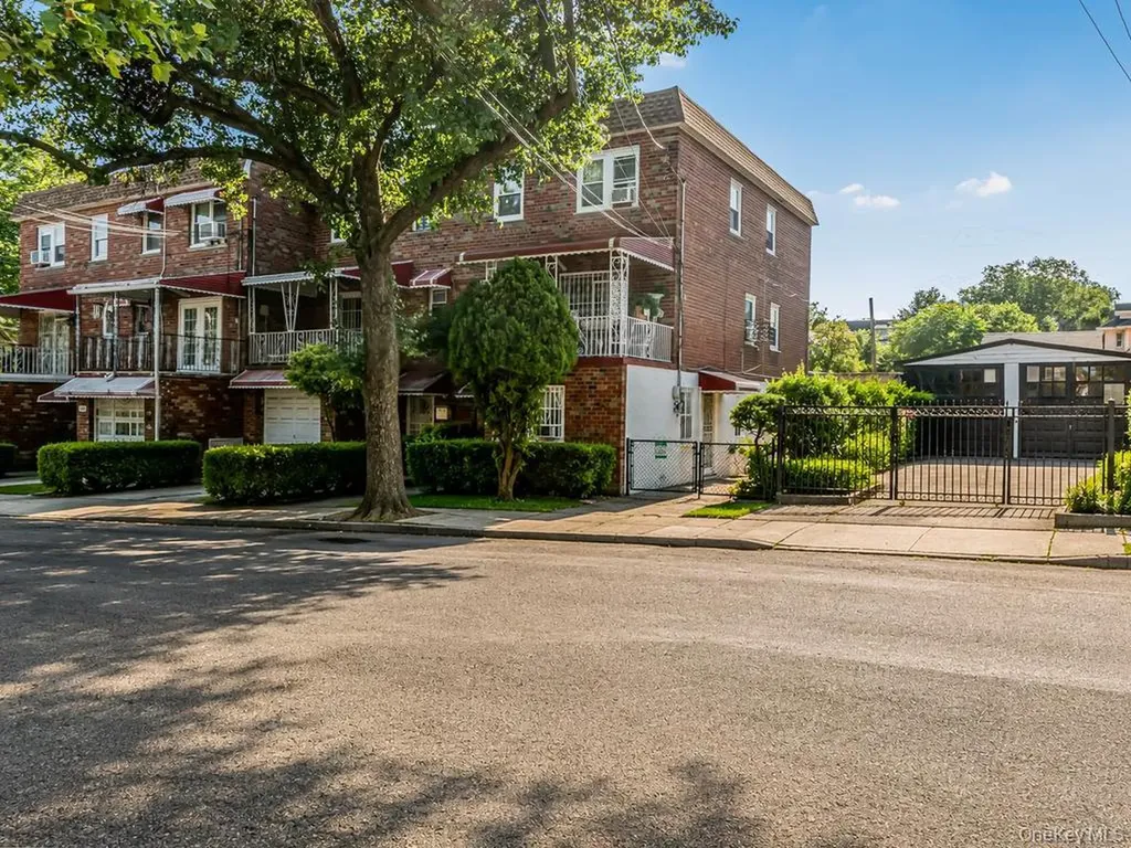 4607 Wilder Avenue Bronx NY 10466