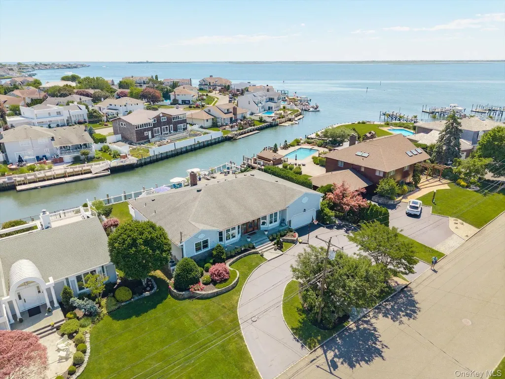 280 Bay Drive Massapequa NY 11758