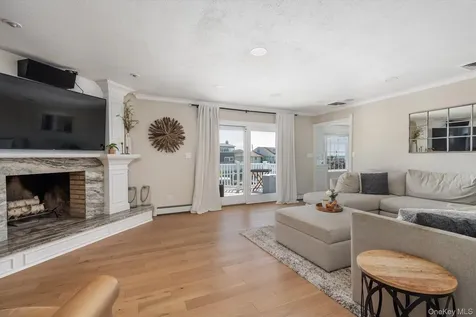 280 Bay Drive Massapequa NY 11758
