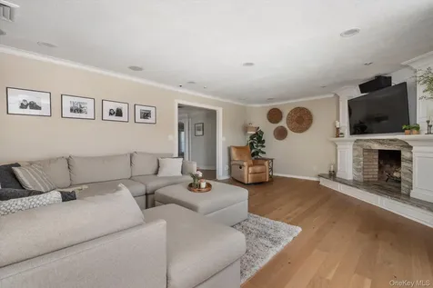 280 Bay Drive Massapequa NY 11758