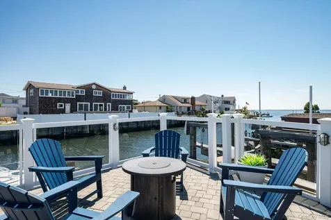 280 Bay Drive Massapequa NY 11758