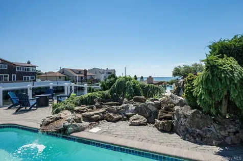280 Bay Drive Massapequa NY 11758