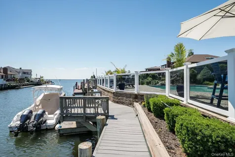 280 Bay Drive Massapequa NY 11758