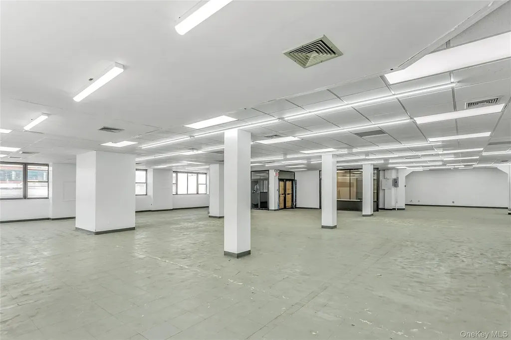33-01 Queens Boulevard Street Long Island City NY 11101