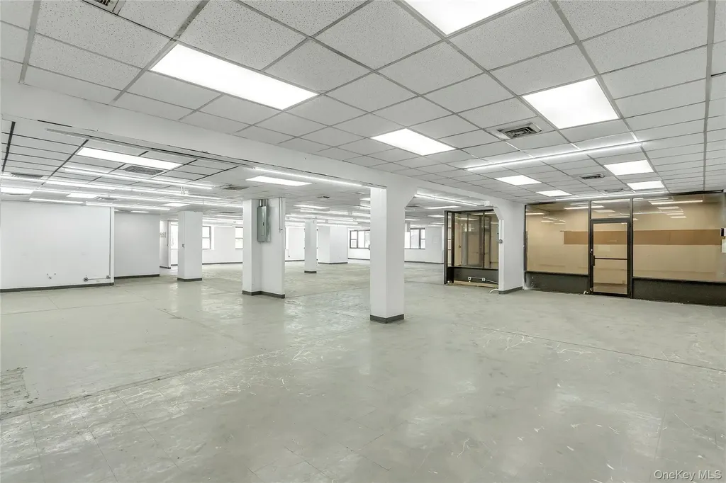 33-01 Queens Boulevard Street Long Island City NY 11101