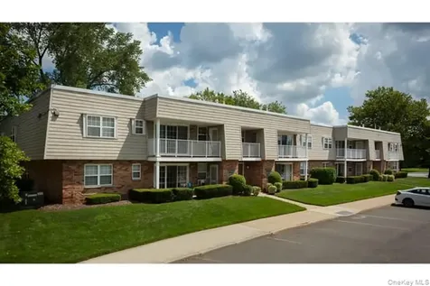 165 Westwood Drive Westbury NY 11590