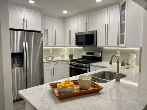 165 Westwood Drive Westbury NY 11590