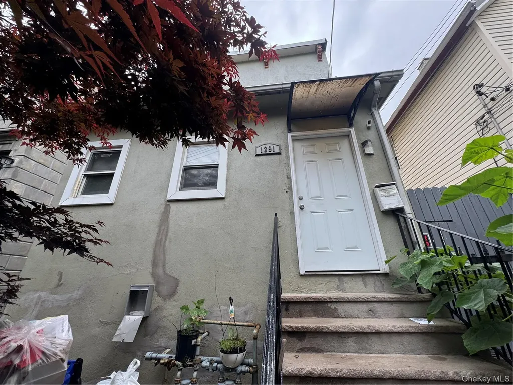 1291 Chisholm Street Bronx NY 10459
