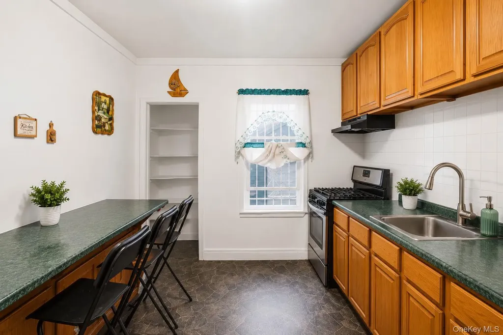 212-16 93rd Avenue Queens Village NY 11428